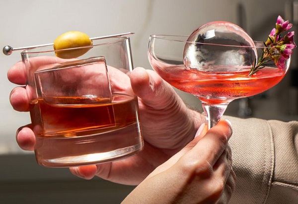 Eisball für Cocktail